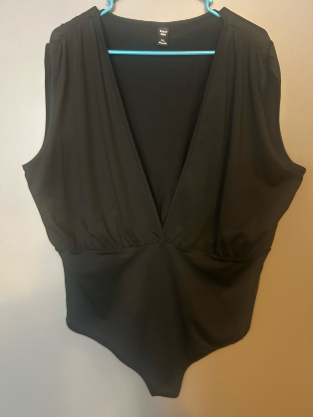 SHEIN Black Deep V-Neck Sleeveless Bodysuit - Picture 1 of 3